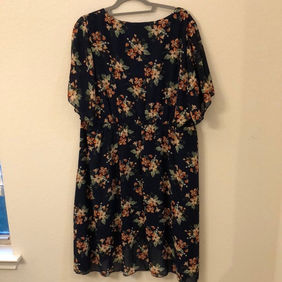 BloomChuc Floral Tulip Hem Navy Dress 18-20 NWT - Picture 7 of 9